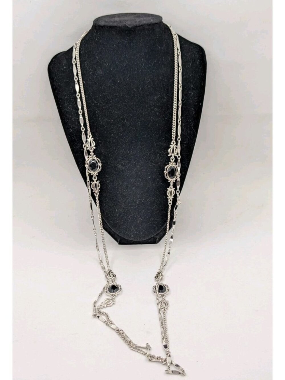 '76 Sarah Coventry Necklace Touch of class metal chain faux Faceted onyx 37.7"